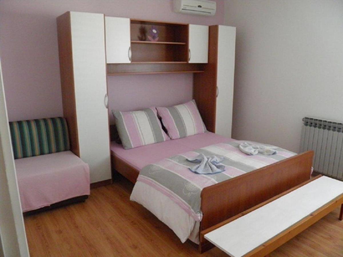 Apartments Angela - With Beautiful Courtyard 브렐라 외부 사진