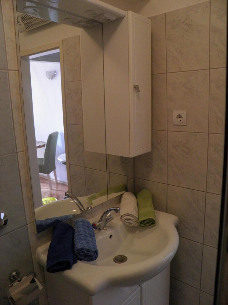Apartments Angela - With Beautiful Courtyard 브렐라 외부 사진