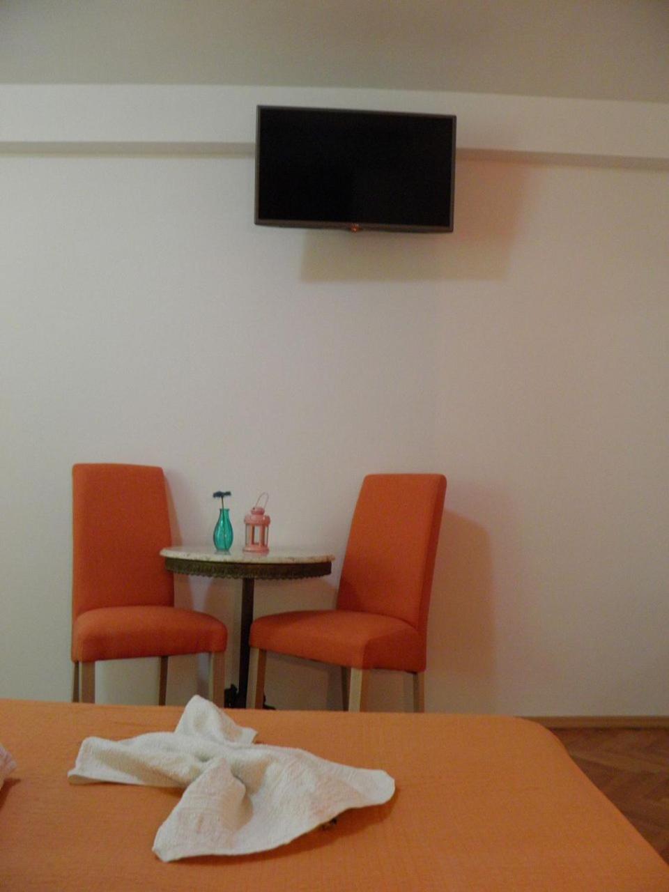 Apartments Angela - With Beautiful Courtyard 브렐라 외부 사진
