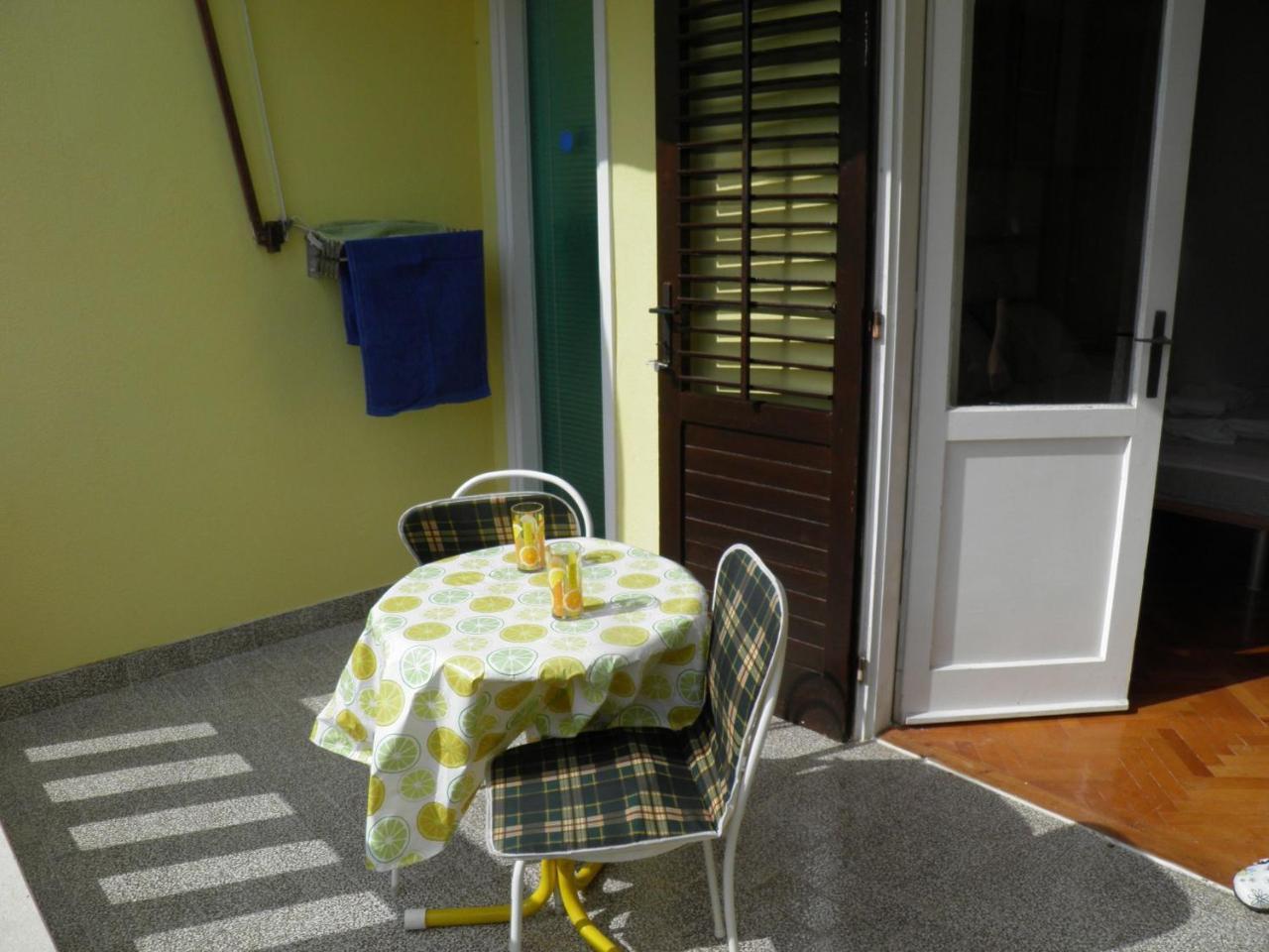 Apartments Angela - With Beautiful Courtyard 브렐라 외부 사진