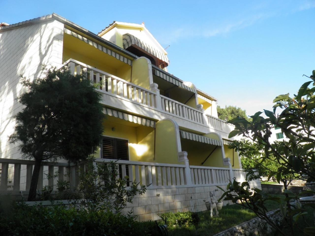 Apartments Angela - With Beautiful Courtyard 브렐라 외부 사진