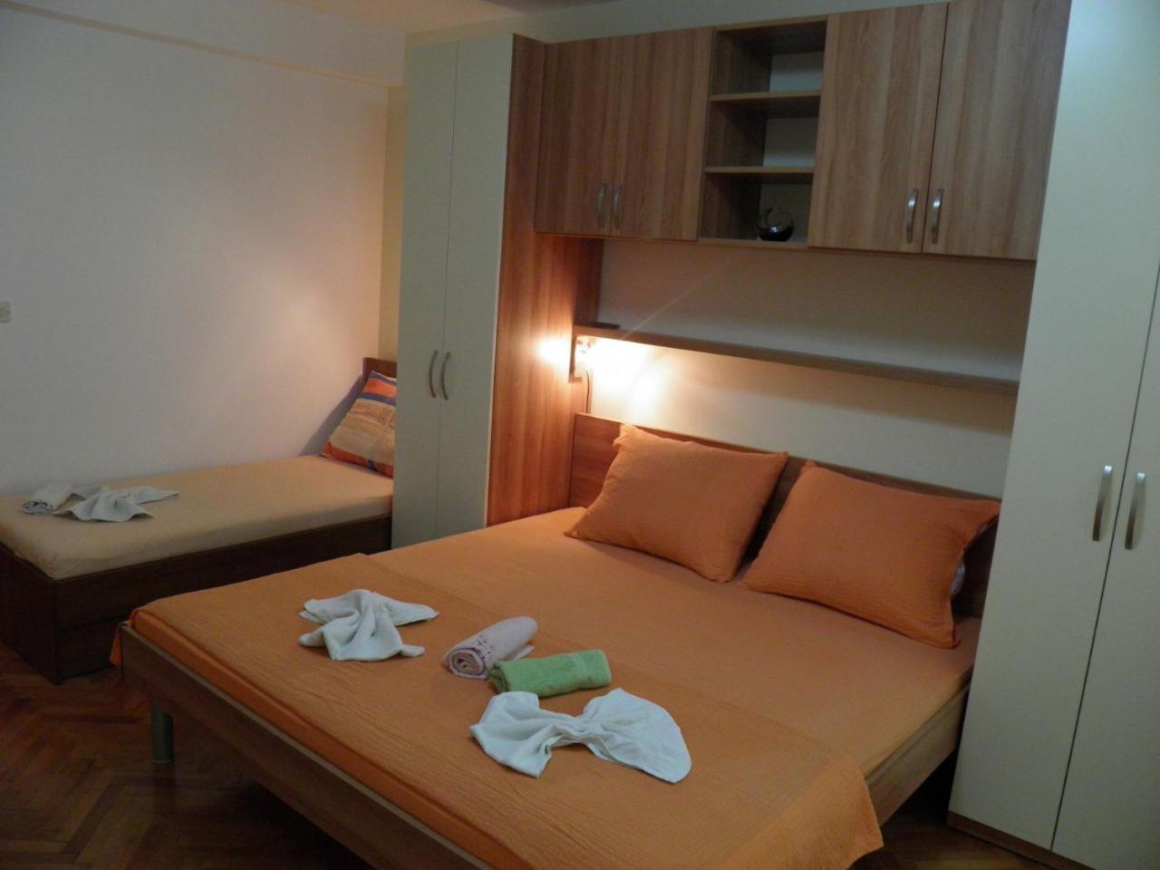 Apartments Angela - With Beautiful Courtyard 브렐라 외부 사진
