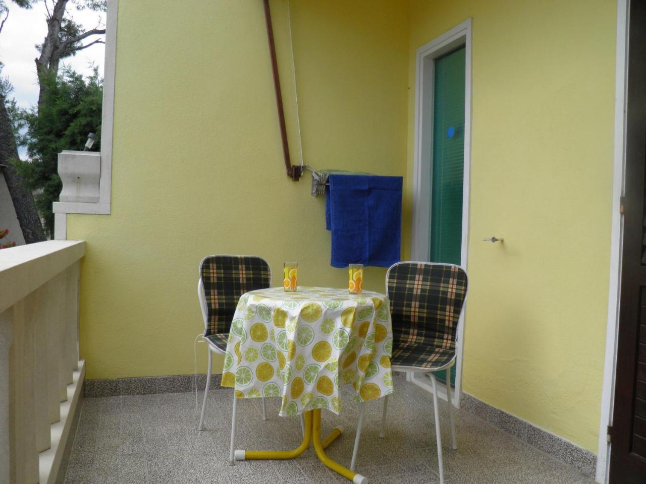 Apartments Angela - With Beautiful Courtyard 브렐라 외부 사진
