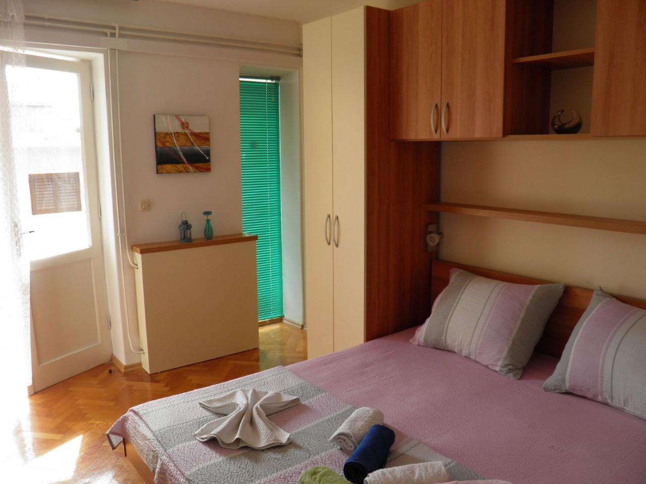 Apartments Angela - With Beautiful Courtyard 브렐라 외부 사진